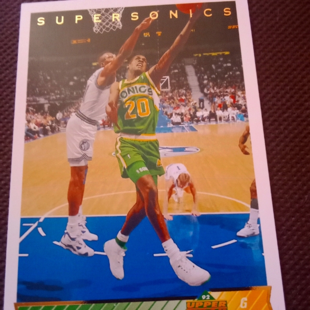 Gary Payton card gold label card